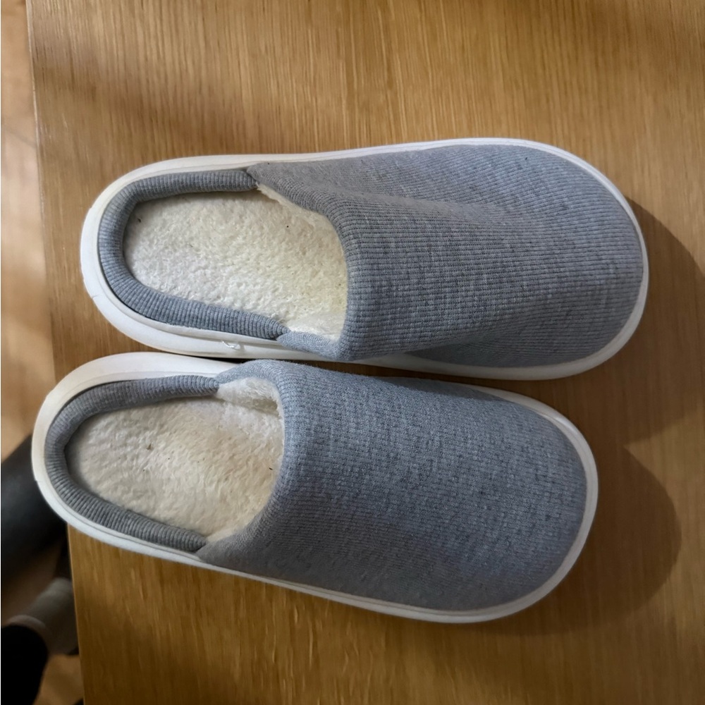 Cloudies Cozy Gray Slip-On Slippers